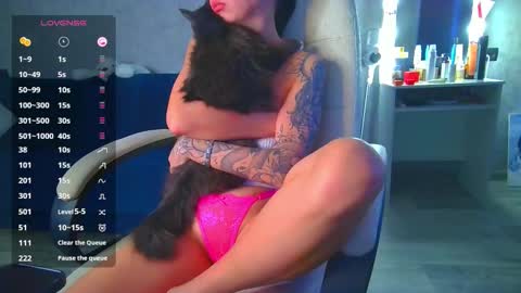 Ilona online show from 12-16-25, 05:01