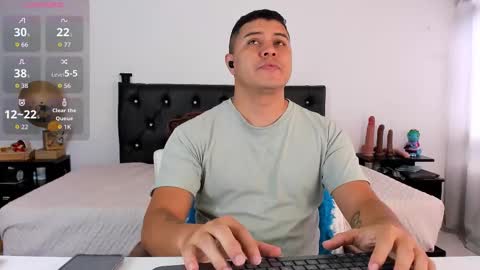 Snapshot of _ragnarb chatting on 11-29-25, 03:15 online show from 11-29-25, 03:15