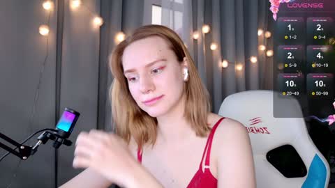 Snapshot of _ramona__ chatting on 12-25-24, 11:33 im Amy online show from 12-25-24, 11:33