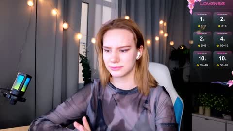 Snapshot of _ramona__ chatting on 12-28-24, 09:31 im Amy online show from 12-28-24, 09:31