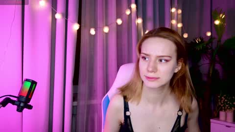 Snapshot of _ramona__ chatting on 12-31-24, 05:22 im Amy online show from 12-31-24, 05:22