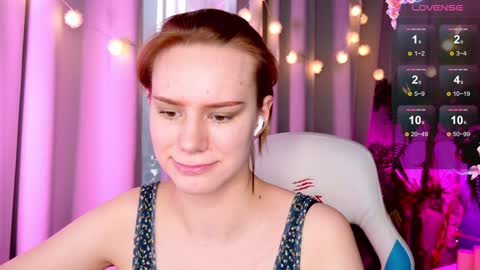 Snapshot of _ramona__ chatting on 01-10-25, 09:23 im Amy online show from 01-10-25, 09:23