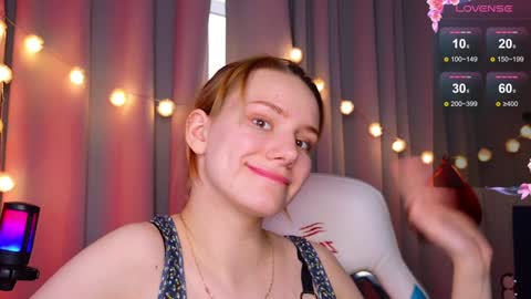 Snapshot of _ramona__ chatting on 02-04-25, 12:44 im Amy online show from 02-04-25, 12:44