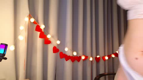 Snapshot of _ramona__ chatting on 02-08-25, 12:39 im Amy online show from 02-08-25, 12:39