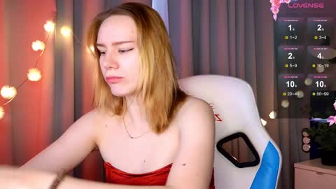 Snapshot of _ramona__ chatting on 02-13-25, 06:09 im Amy online show from 02-13-25, 06:09