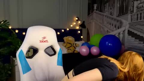 Snapshot of _ramona__ chatting on 09-14-25, 06:12 im Amy online show from 09-14-25, 06:12