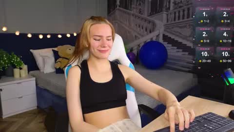 Snapshot of _ramona__ chatting on 09-28-25, 06:19 im Amy online show from 09-28-25, 06:19