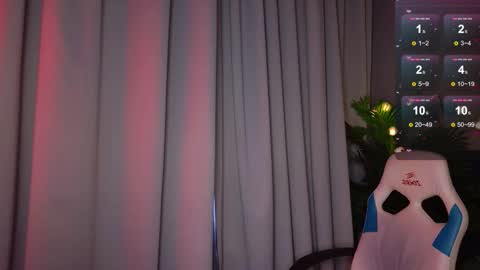 Snapshot of _ramona__ chatting on 09-30-25, 06:07 im Amy online show from 09-30-25, 06:07