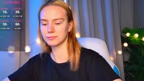 Snapshot of _ramona__ chatting on 10-16-25, 06:03 im Amy online show from 10-16-25, 06:03