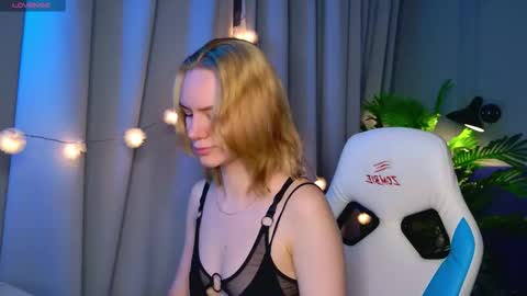 im Amy online show from 12-22-25, 06:10