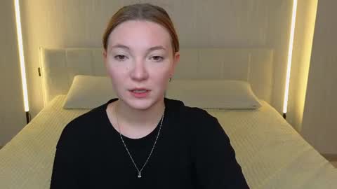 Snapshot of _reverse_gang_ chatting on 06-18-26, 03:05 LISSAPVT IS OPEN online show from 06-18-26, 03:05
