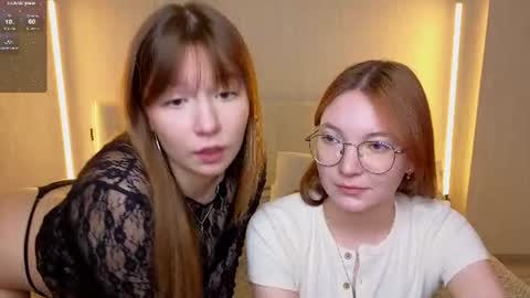 Snapshot of _reverse_gang_ chatting on 06-21-26, 04:53 LISSAPVT IS OPEN online show from 06-21-26, 04:53