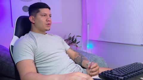 Roberto online show from 03-31-26, 01:22