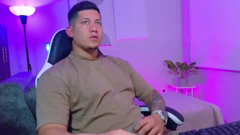 Snapshot of _robertobaggio chatting on 07-19-26, 05:22 Roberto online show from 07-19-26, 05:22