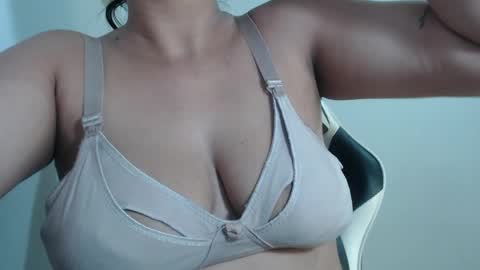 _samantha_fox19 online show from 04-05-26, 03:20