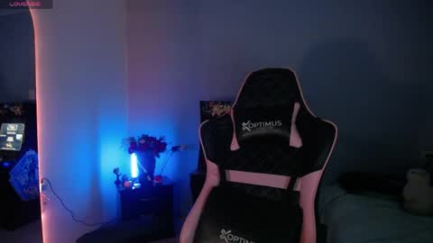  SantaLove  online show from 04-12-26, 09:31