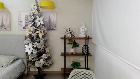 Sassy Girl online show from 12-23-24, 07:20