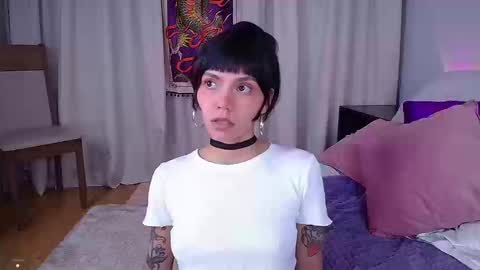 Laura online show from 03-17-26, 12:26