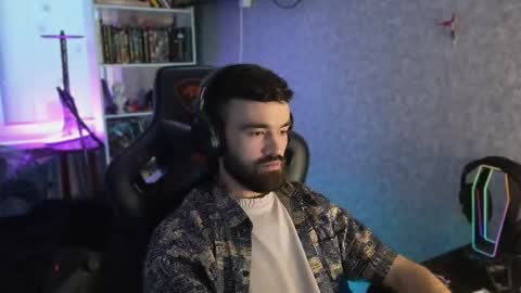 Ask me online show from 09-26-25, 03:16