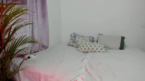 Snapshot of _sexy_star_ chatting on 03-08-25, 04:01 E T H A N S T A R online show from 03-08-25, 04:01