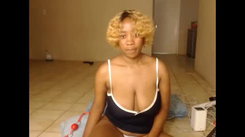 _sexylipss online show from 11-28-25, 05:37