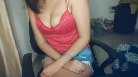 Snapshot of _shalini_0 chatting on 10-10-25, 04:17 _shalini_0 online show from 10-10-25, 04:17