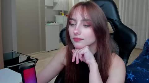 Snapshot of _silverdream chatting on 09-27-25, 07:30 _silverdream online show from 09-27-25, 07:30