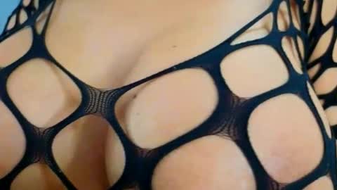 Snapshot of _sinwithme_ chatting on 10-20-25, 08:04 Jessy online show from 10-20-25, 08:04
