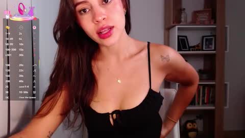 Snapshot of _smallpeach chatting on 10-05-25, 12:09 Lauren online show from 10-05-25, 12:09