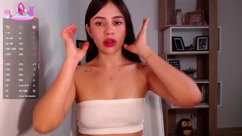 Snapshot of _smallpeach chatting on 10-19-25, 01:50 Lauren online show from 10-19-25, 01:50