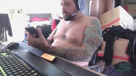 _smiley_bear27 online show from 12-22-25, 04:20