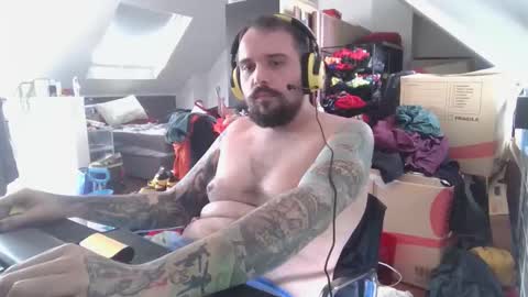 _smiley_bear27 online show from 01-14-26, 05:02