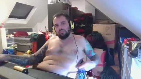 _smiley_bear27 online show from 01-16-26, 09:57