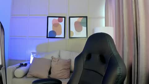 Sophie  online show from 06-02-26, 08:33