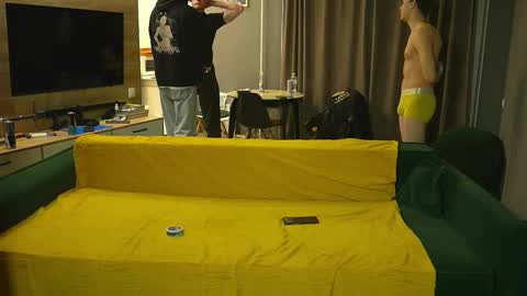 OLIVERpvt is open online show from 11-27-25, 12:07