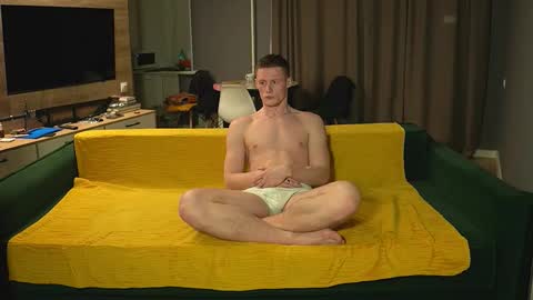 OLIVERpvt is open online show from 12-15-25, 03:11