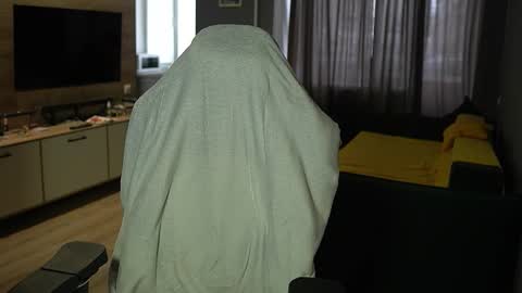 OLIVERpvt is open online show from 02-03-26, 06:22