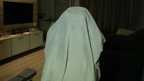 OLIVERpvt is open online show from 02-10-26, 03:10