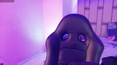 Snapshot of _sowy_venus_ chatting on 06-15-26, 12:40 V E N U S online show from 06-15-26, 12:40