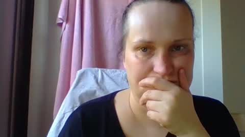 Snapshot of _squirty_pussyyy_ chatting on 03-08-25, 02:40 Melisa online show from 03-08-25, 02:40