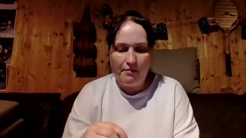 Snapshot of _squirty_pussyyy_ chatting on 06-27-26, 01:39 Melisa online show from 06-27-26, 01:39