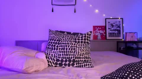 Ann online show from 12-17-25, 02:23