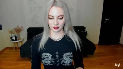 Marie online show from 11-26-25, 06:20