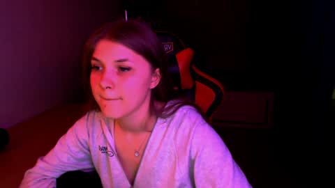 Mari online show from 04-24-26, 06:54