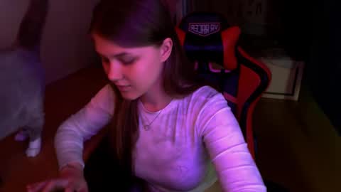 Mari online show from 05-29-26, 02:15