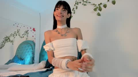 Snapshot of _sweet_jennie chatting on 12-23-24, 05:00 Jennie online show from 12-23-24, 05:00