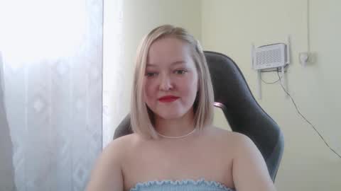 Snapshot of _sweet_smile_ chatting on 09-16-25, 10:27 _sweet_smile_ online show from 09-16-25, 10:27