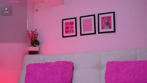 Snapshot of _sweet_vict0ria1 chatting on 05-17-26, 02:09 0900 p.m a 0500 a.m Colombia time UTC -5 online show from 05-17-26, 02:09