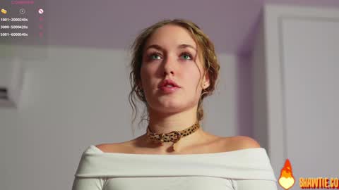 Snapshot of _taylor_swift chatting on 10-11-25, 11:53 Taylor online show from 10-11-25, 11:53