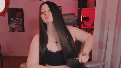 Snapshot of _that_witch_ chatting on 05-02-26, 07:02 MIRA online show from 05-02-26, 07:02